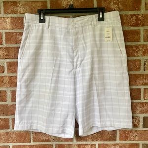NWT Pebble Beach Performance men’s white shorts with light gray pattern